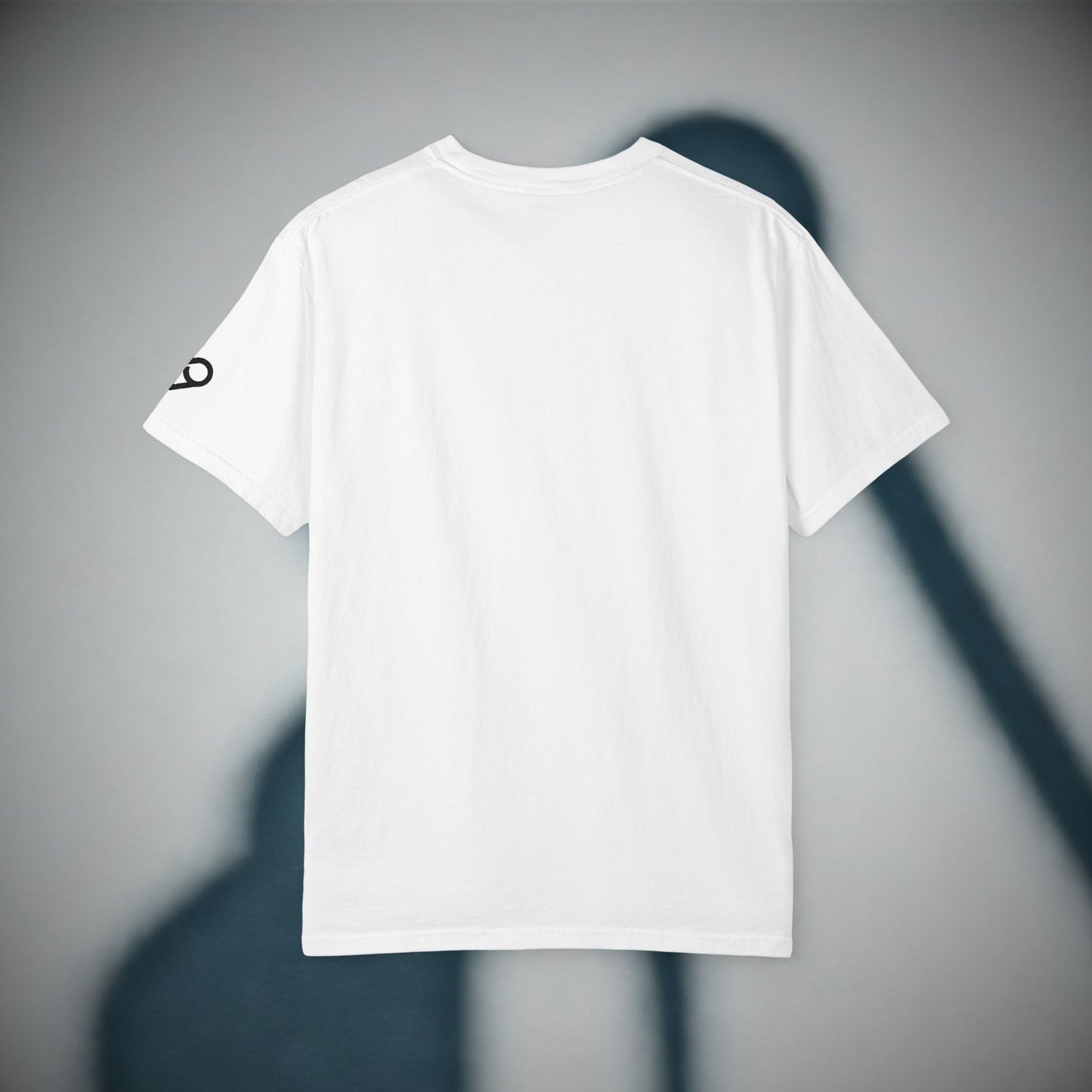 •Embroidered > Verviqé - T-shirt