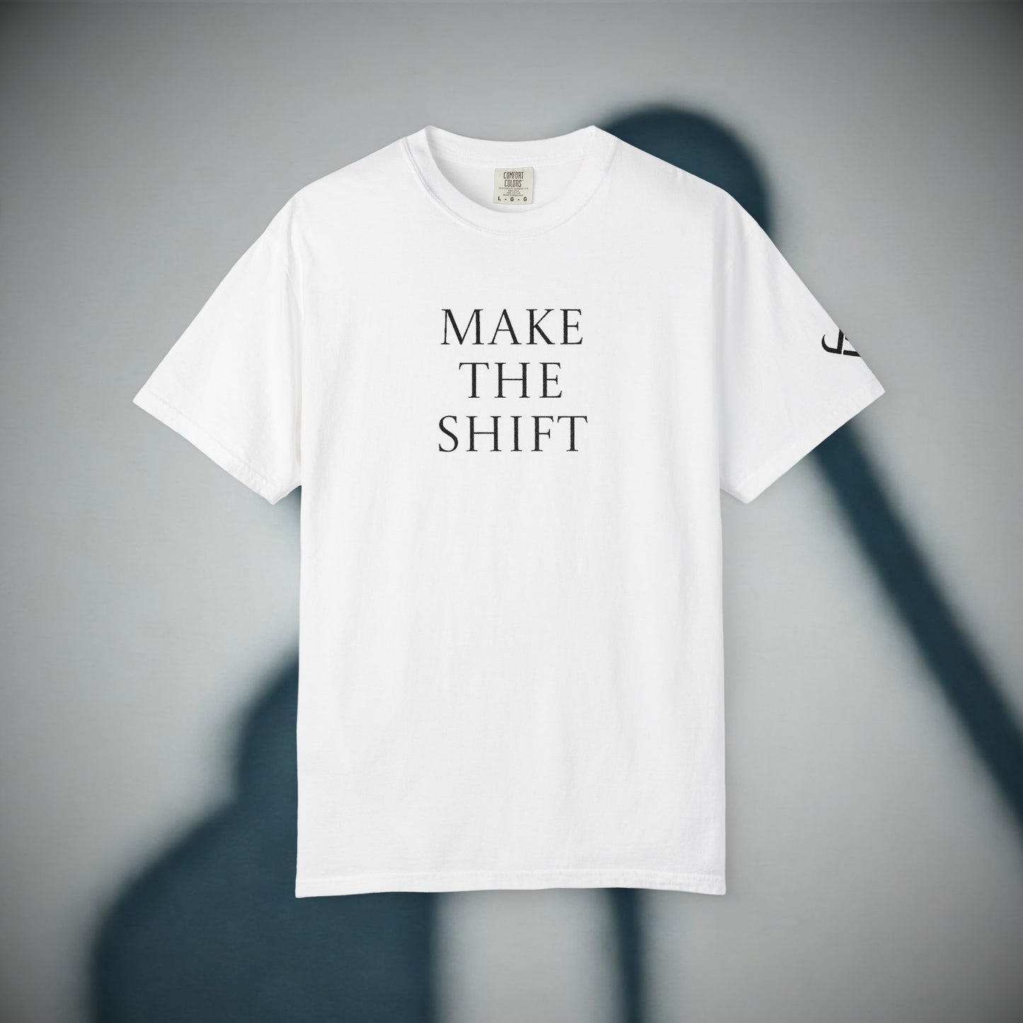 •Embroidered > Verviqé - T-shirt